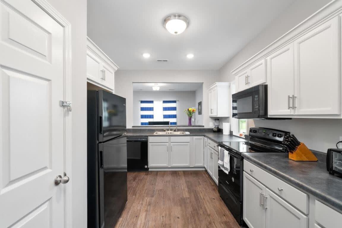 The Navy Nestler Bright & Stylish Near Downtown Villa Clarksville Exterior photo